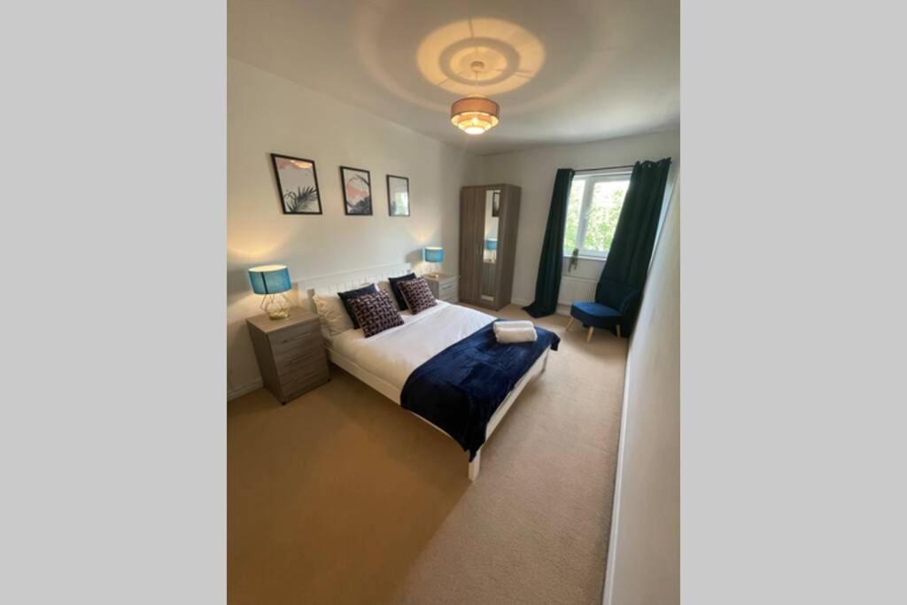 27 Lock Keepers Court By Mia Living Spacious 2 Bedroom Apartment With Free Parking Cardiff Bagian luar foto